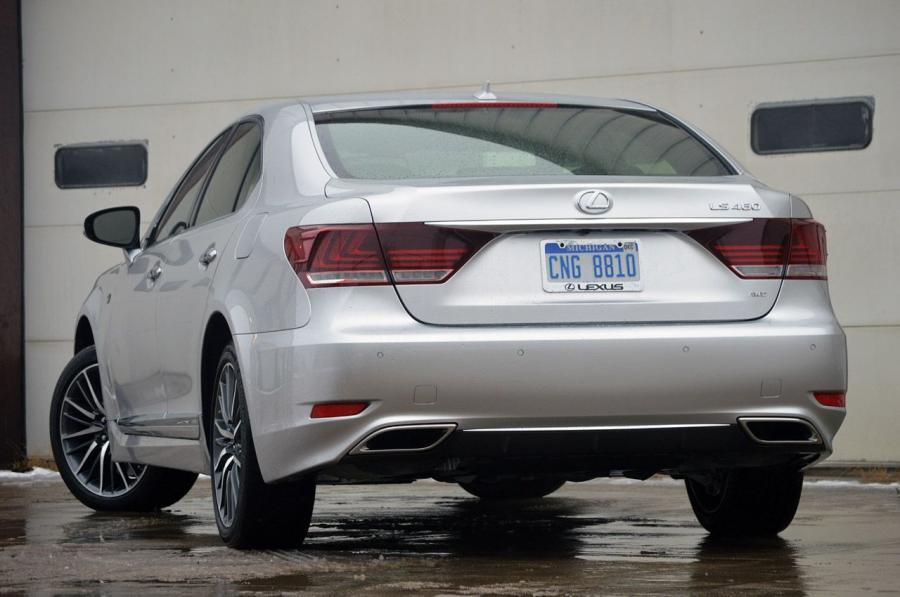  Lexus LS460 F-Sport AWD 2013 года  (фото 45 из 47)